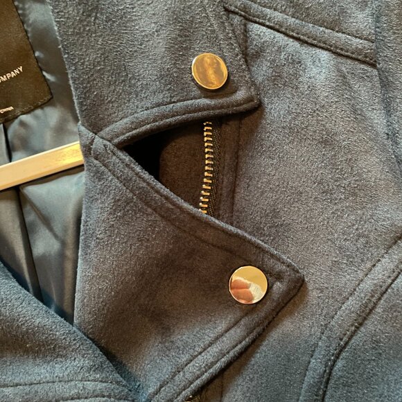 New York and Company, OVERSIZED Size XS (Fits Larger) Blue Faux-Suede Moto - Picture 5 of 13